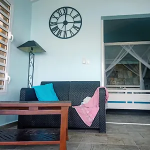  Hébergement de vacances Aux Colibris Amoureux : Loft De Standing Avec Vue Guadeloupe